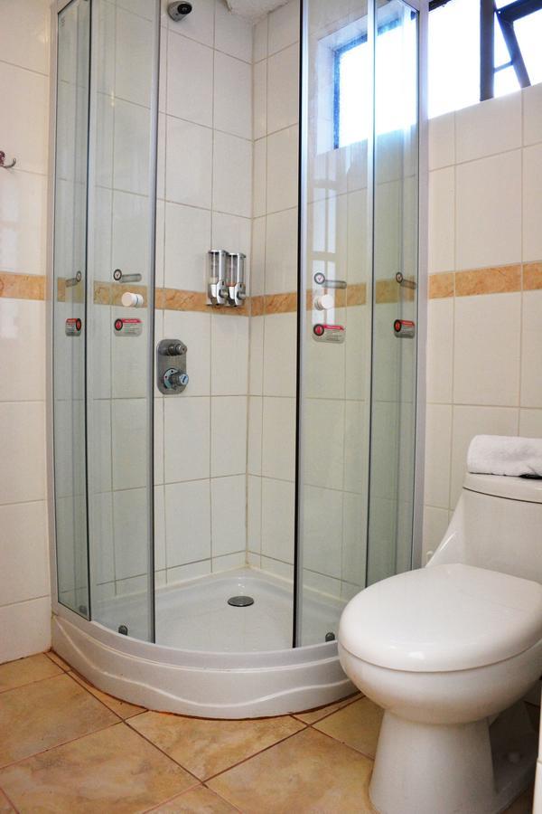 לה סרנה Hostal Valle Mistral מראה חיצוני תמונה