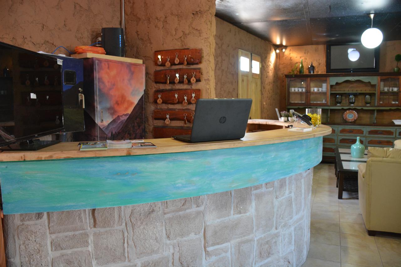 לה סרנה Hostal Valle Mistral מראה חיצוני תמונה