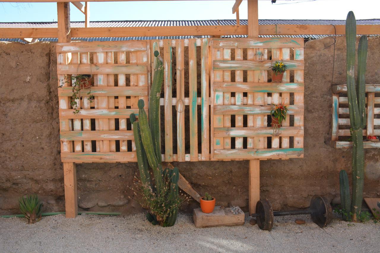 לה סרנה Hostal Valle Mistral מראה חיצוני תמונה