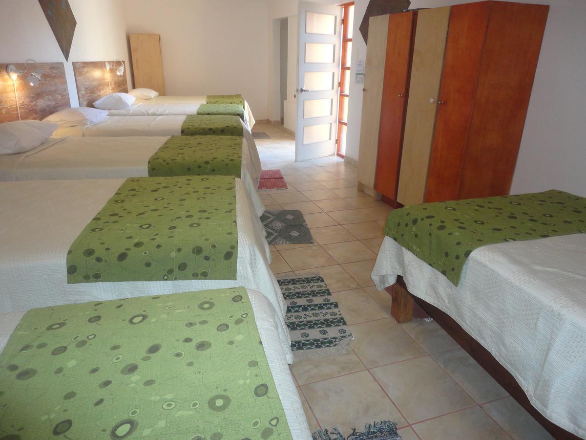לה סרנה Hostal Valle Mistral מראה חיצוני תמונה