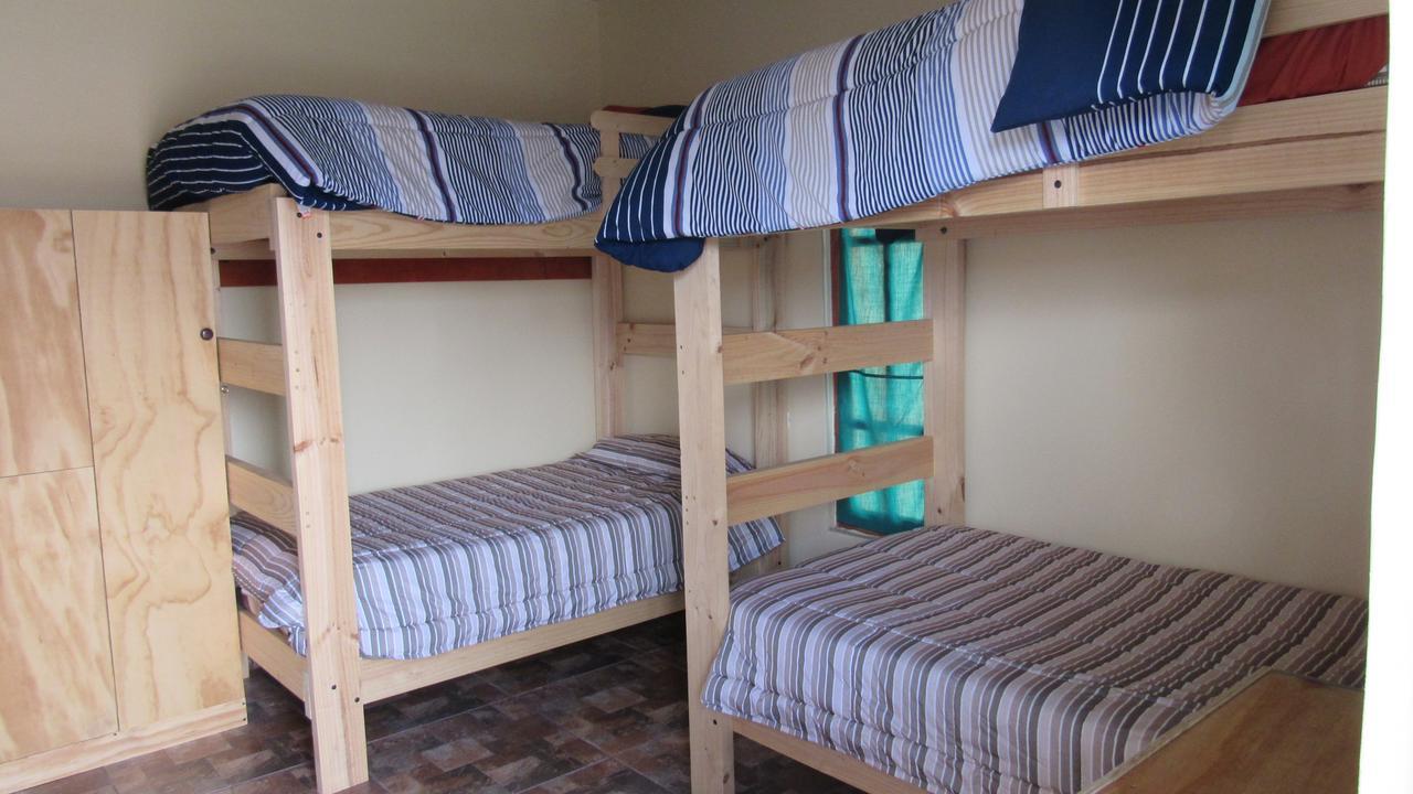 לה סרנה Hostal Valle Mistral מראה חיצוני תמונה