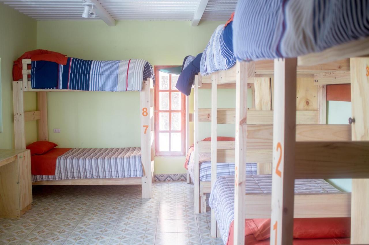 לה סרנה Hostal Valle Mistral מראה חיצוני תמונה