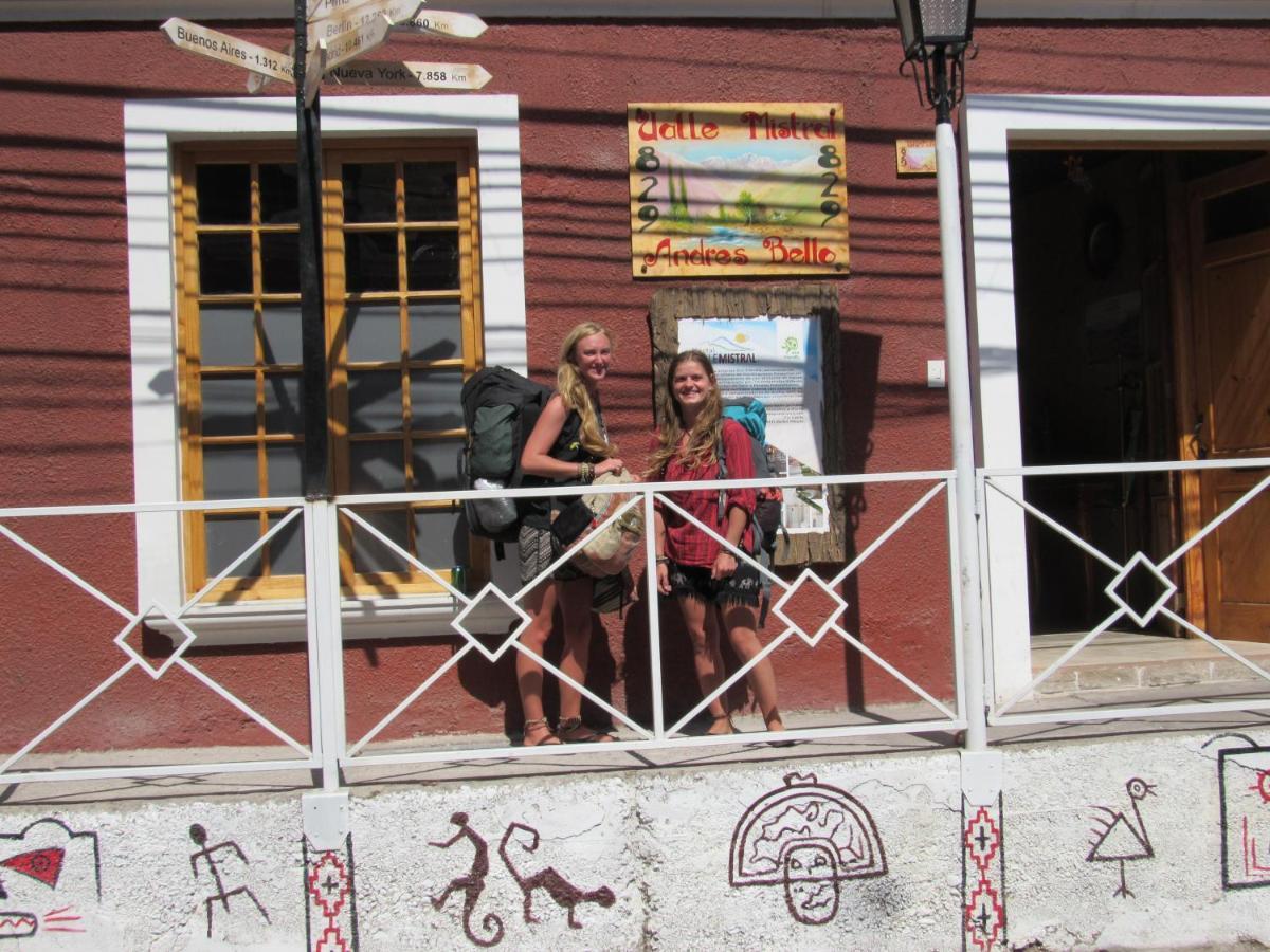 לה סרנה Hostal Valle Mistral מראה חיצוני תמונה