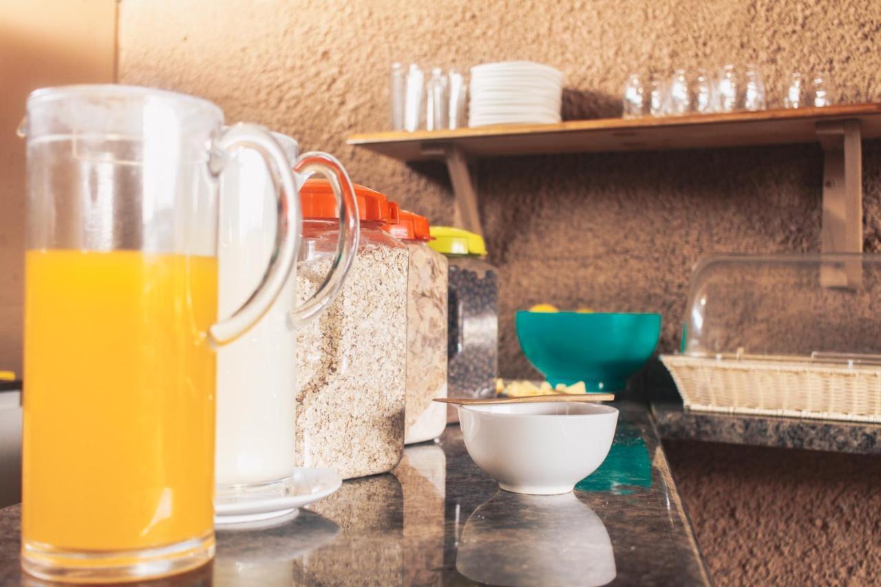 לה סרנה Hostal Valle Mistral מראה חיצוני תמונה